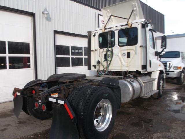 Image #2 (2015 FREIGHTLINER CASCADIA S/A 5TH WHEEL TRUCK)